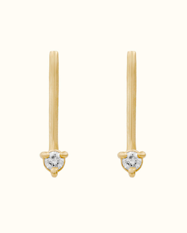 Gara Danielle 14k Gold Arrow Diamond Earring